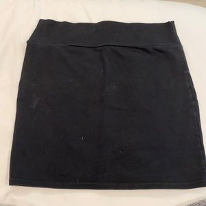 Black basic skirt